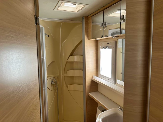 Trigano granduca 225p 2009 camper, jb-498-z - afbeelding 41 van  59