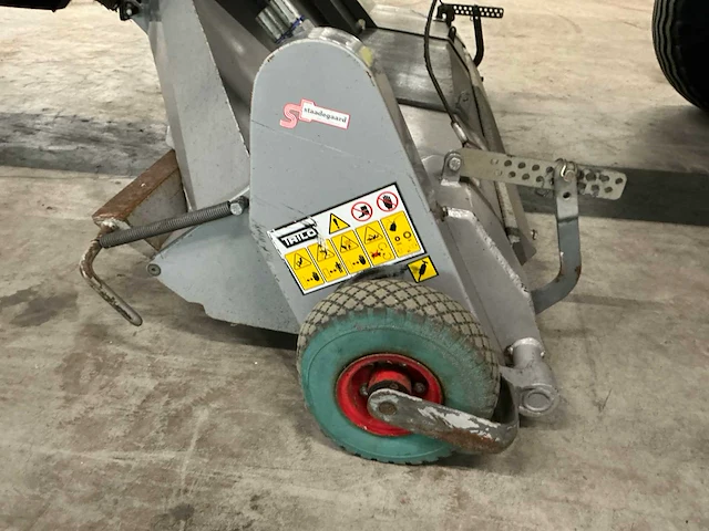 Trilo sg1100 veeg-zuigwagen - afbeelding 4 van  15