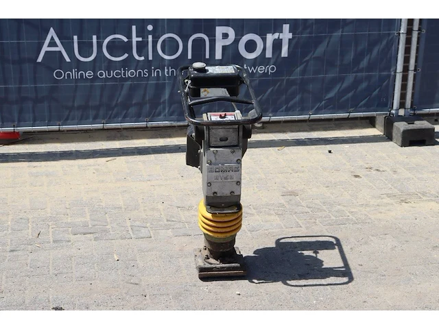 Trilstamper bomag bt 58 benzine - afbeelding 1 van  1