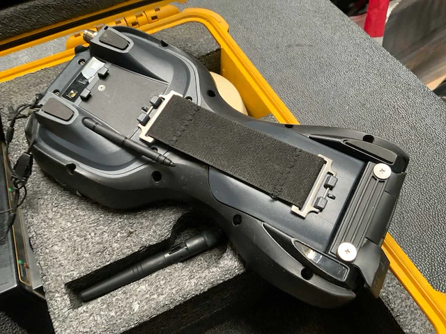 Trimble r4 gnss set - afbeelding 3 van  6