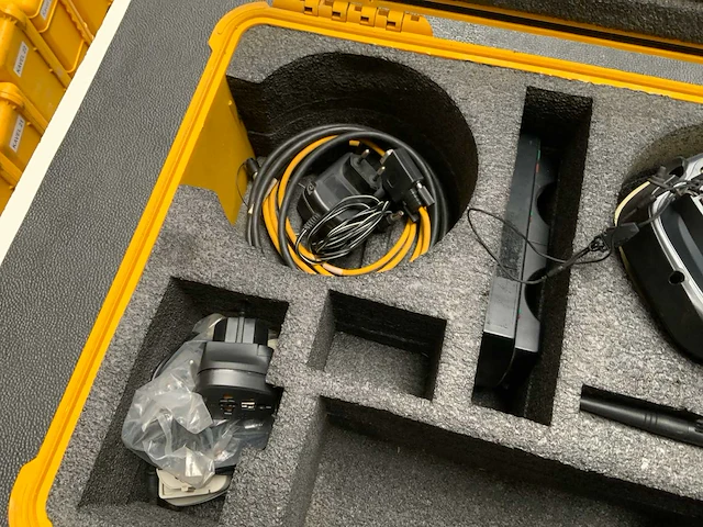 Trimble r4 gnss set - afbeelding 4 van  6
