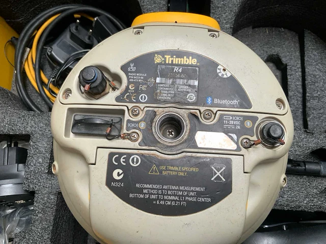 Trimble r4 gnss set - afbeelding 6 van  6