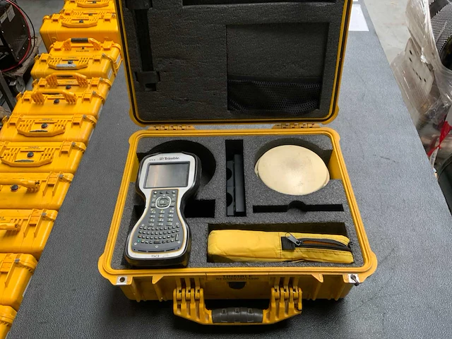 Trimble r6 gnss set - afbeelding 1 van  6