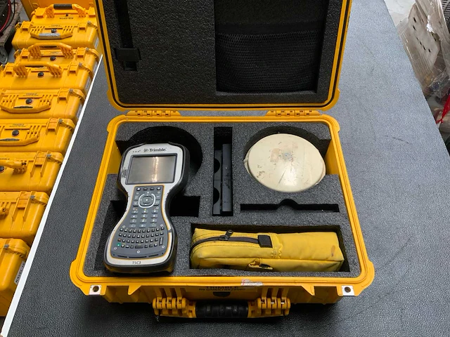Trimble r6 gnss set - afbeelding 1 van  6