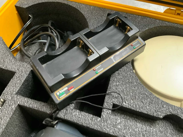 Trimble r6 gnss set - afbeelding 5 van  5