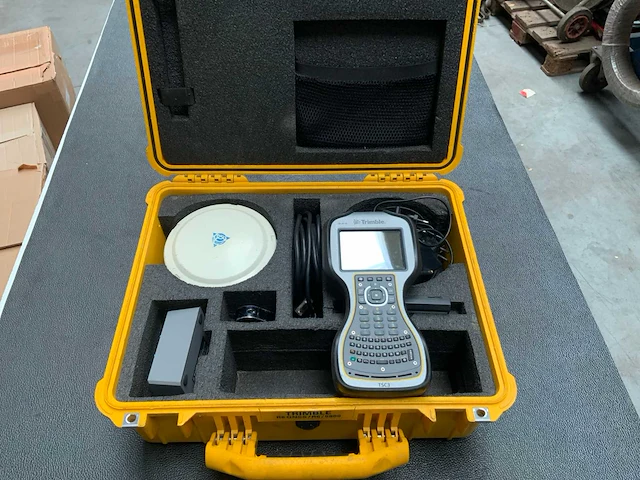 Trimble r6 gnss set - afbeelding 1 van  7