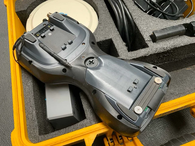 Trimble r6 gnss set - afbeelding 4 van  7