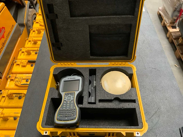 Trimble r6 gnss set - afbeelding 1 van  5