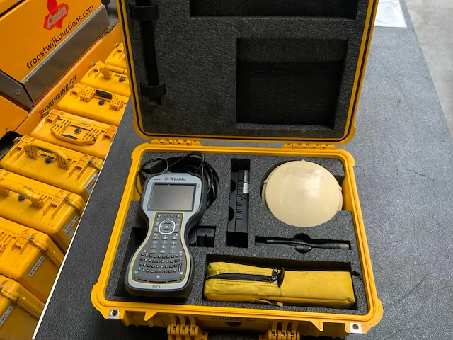 Trimble r6 gnss set - afbeelding 1 van  6