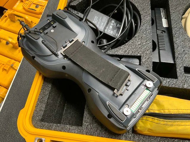 Trimble r6 gnss set - afbeelding 3 van  6
