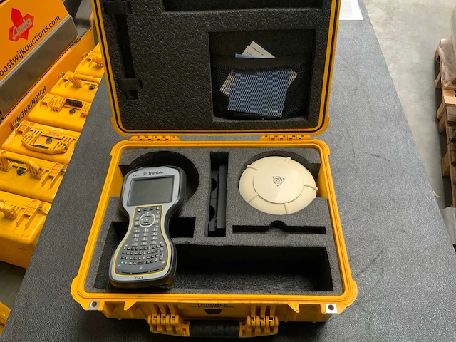 Trimble r8 gnss set - afbeelding 1 van  6