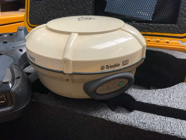 Trimble r8 gnss set - afbeelding 5 van  6