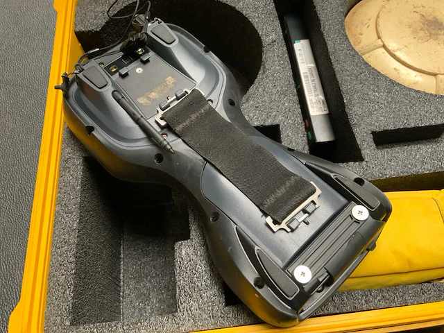 Trimble r8 gnss set - afbeelding 4 van  6