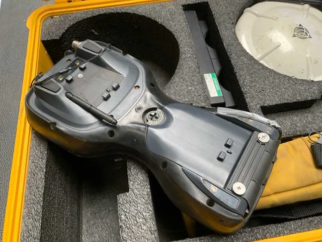 Trimble r8 gnss set - afbeelding 4 van  6