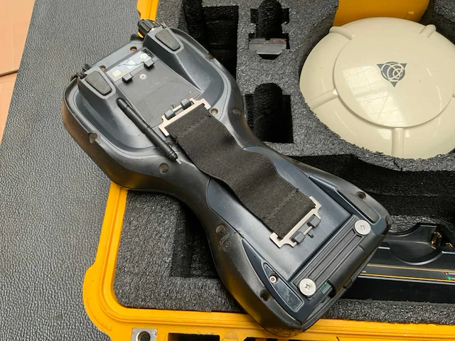 Trimble r8 gnss set - afbeelding 4 van  6
