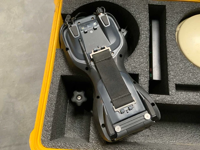 Trimble r8 gnss set - afbeelding 4 van  6