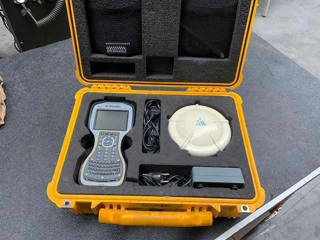 Trimble sps880 gnss set - afbeelding 1 van  6