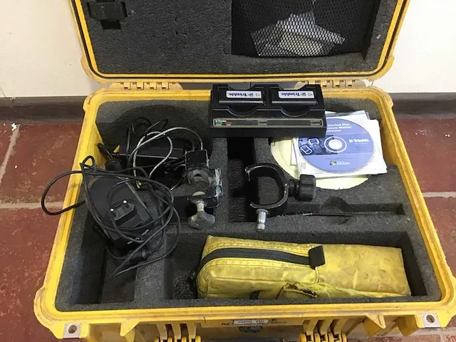 Trimble tsc2 + r6 gnss set - afbeelding 6 van  7