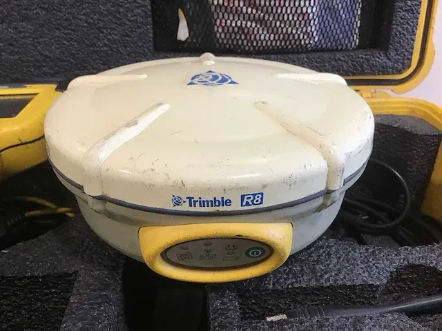 Trimble tsc2 + r8 gnss rover set - afbeelding 3 van  8