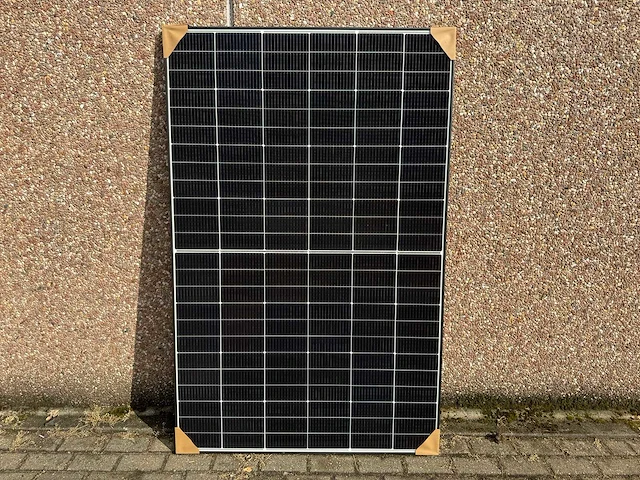 Trina - set van 8 zonnepanelen (440 wp) met 3.0k hybride omvormer (3-fase) en 8,6 kwh batterij - afbeelding 10 van  17