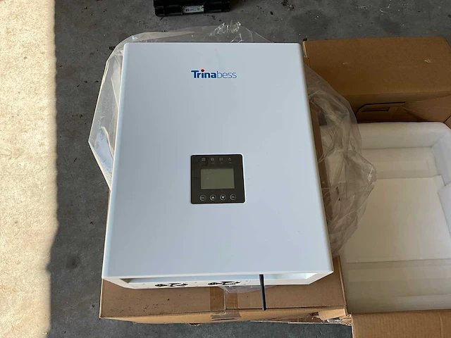 Trinabess tb5200th-2mppt hybride omvormers (15x) - afbeelding 1 van  6