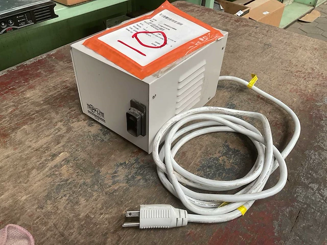 Tripp-lite transformator - afbeelding 2 van  6