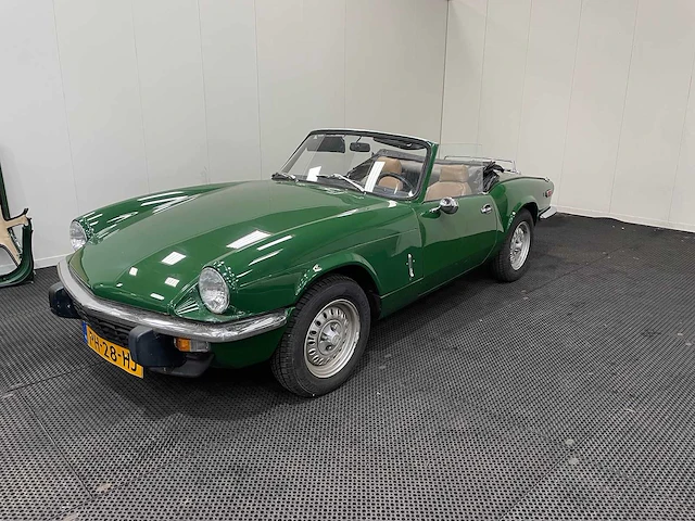 Triumph - spitfire - 1500 soft top + hard top - oldtimer - 1977 - afbeelding 1 van  45