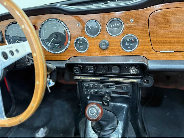 Triumph - tr6 - oldtimer - 1974 - afbeelding 8 van  28