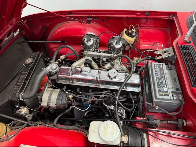 Triumph - tr6 - oldtimer - 1974 - afbeelding 14 van  28