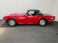 Triumph - tr6 - oldtimer - 1974 - afbeelding 23 van  28