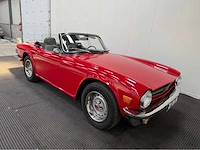 Triumph - tr6 - oldtimer - 1974 - afbeelding 24 van  28