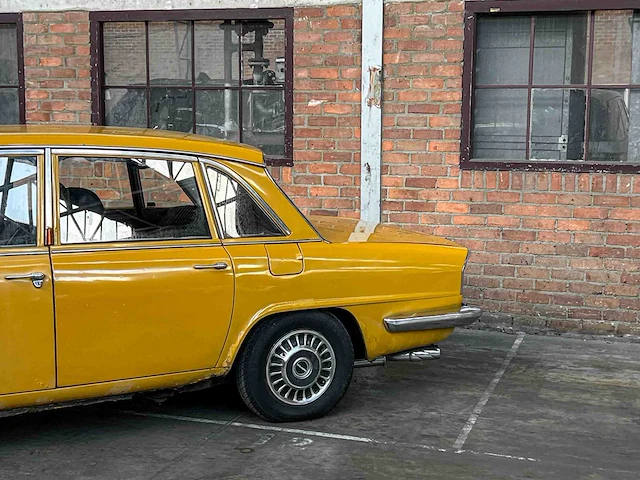 Triumph 2000 mk2 2.0 90pk 1971 youngtimer - afbeelding 15 van  20