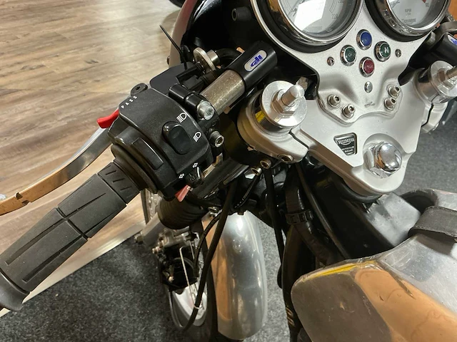 Triumph 900 motorfiets - afbeelding 4 van  16