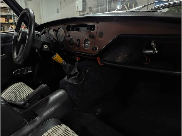 Triumph spitfire 1500 soft top, fp-88-rr - afbeelding 25 van  27