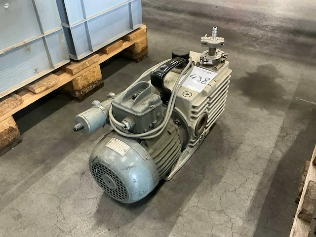Trivac d8a vacuümpomp - afbeelding 1 van  8
