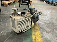 Trivac d8a vacuümpomp - afbeelding 1 van  5