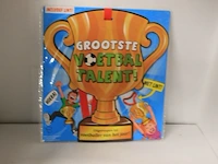 Trofee met lint en tekst beste voetballer in ds 77 - afbeelding 1 van  3