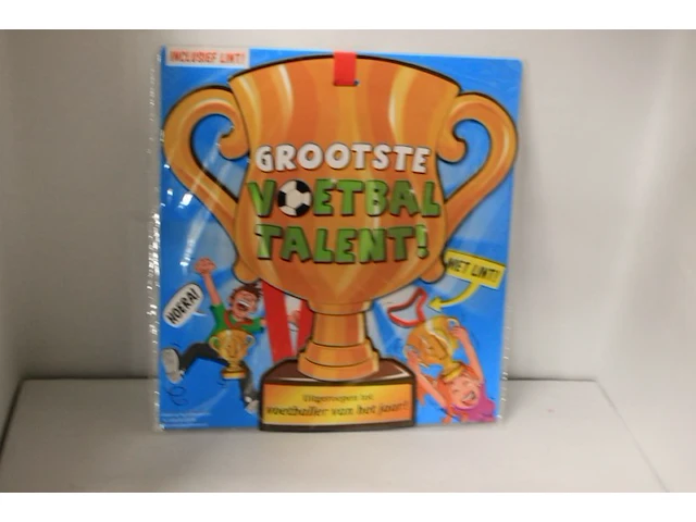 Trofee met lint en tekst beste voetballer in ds 77 - afbeelding 3 van  3