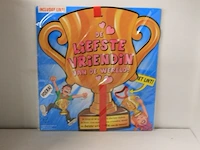 Trofee met lint en tekst liefste vriendin in ds 77 - afbeelding 2 van  3