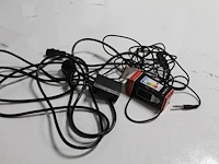 Trolleykoffer met twee studioflitsers mettle 400 q, twee statieven, twee kappen en diverse accessoires. - afbeelding 4 van  5