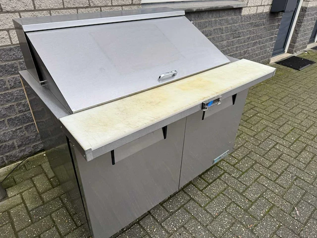 True - 2 deurs + salade - koelwerkbank - afbeelding 1 van  7