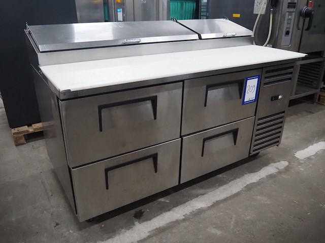 True - afbeelding 3 van  10