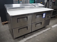 True - afbeelding 3 van  10