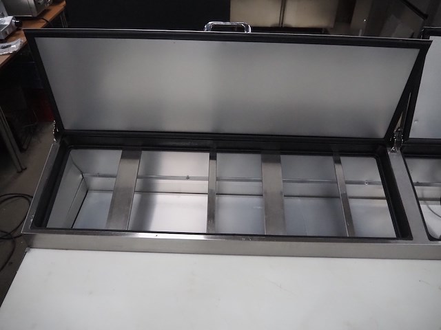 True - afbeelding 7 van  10