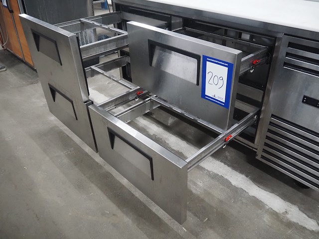 True - afbeelding 10 van  10