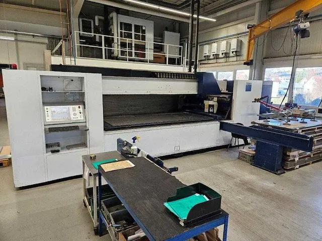 Trumpf - trulaser 1030 - lasersnijmachine - 2011 - afbeelding 1 van  7