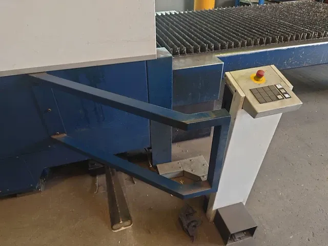 Trumpf - trulaser 3030 l20 - lasersnijmachine - afbeelding 15 van  20