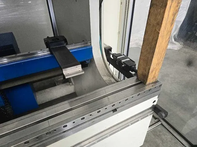 Trumpf - trumabend v85 - cnc kantbank - 1998 - afbeelding 15 van  16