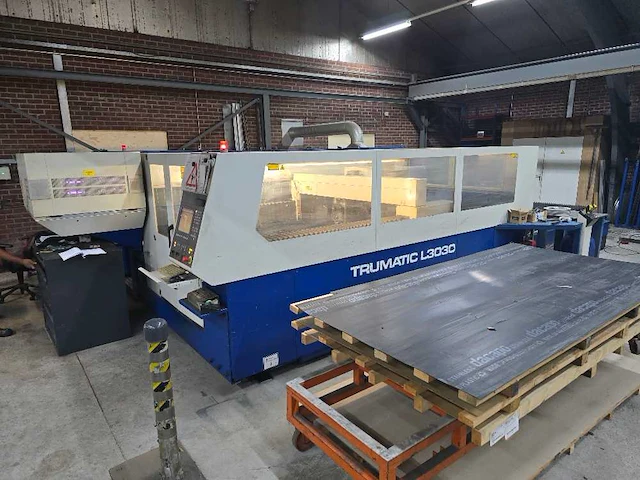 Trumpf - trumatic l 3030 - lasersnijmachine - 2004 - afbeelding 7 van  15