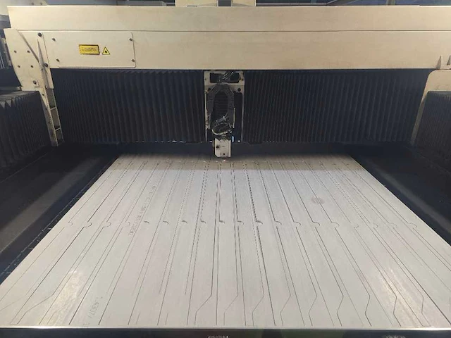Trumpf - trumatic l 3030 - lasersnijmachine - 2004 - afbeelding 15 van  15